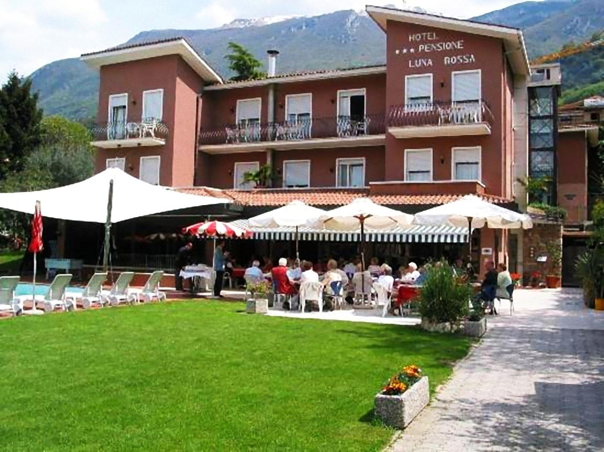 Hotel Luna Rossa (Adults Only) Malcesine Bagian luar foto