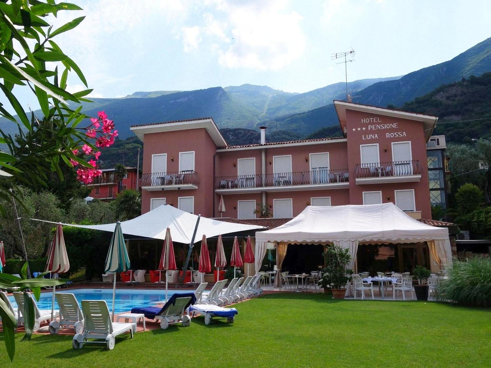 Hotel Luna Rossa (Adults Only) Malcesine Bagian luar foto