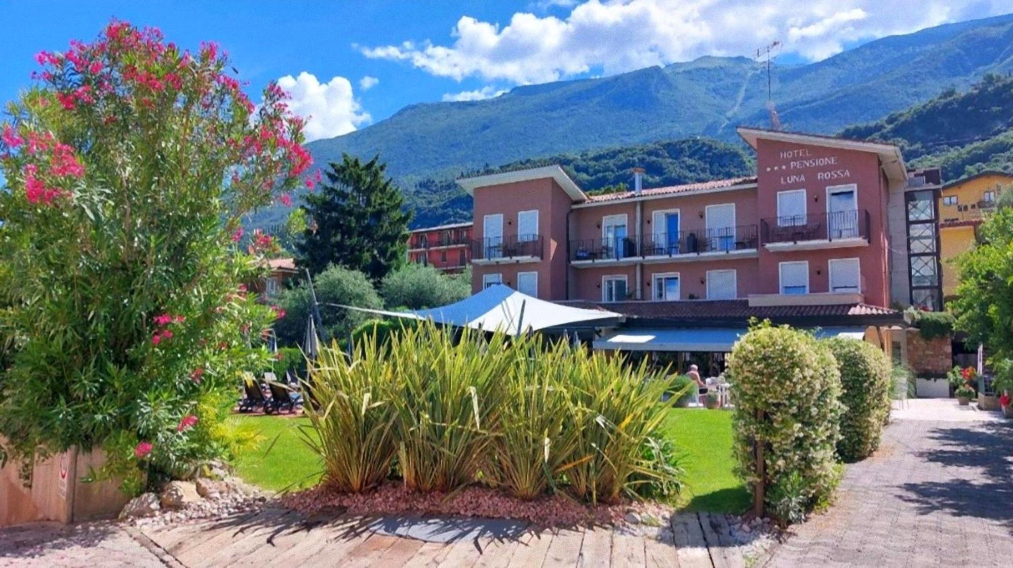 Hotel Luna Rossa (Adults Only) Malcesine Bagian luar foto