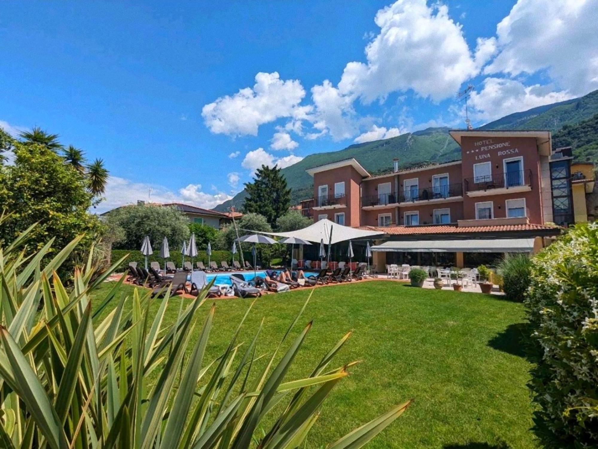 Hotel Luna Rossa (Adults Only) Malcesine Bagian luar foto