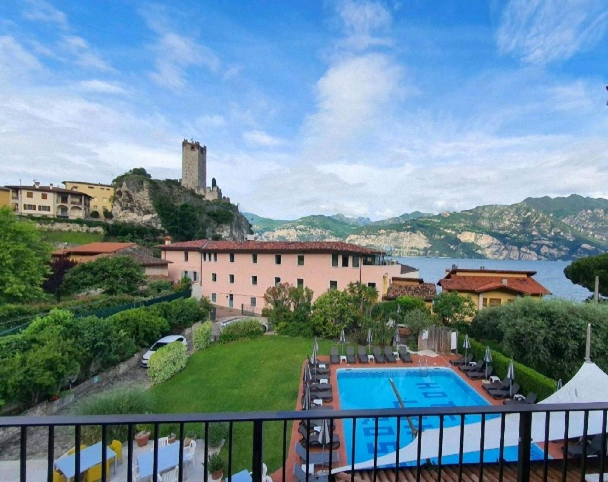 Hotel Luna Rossa (Adults Only) Malcesine Bagian luar foto