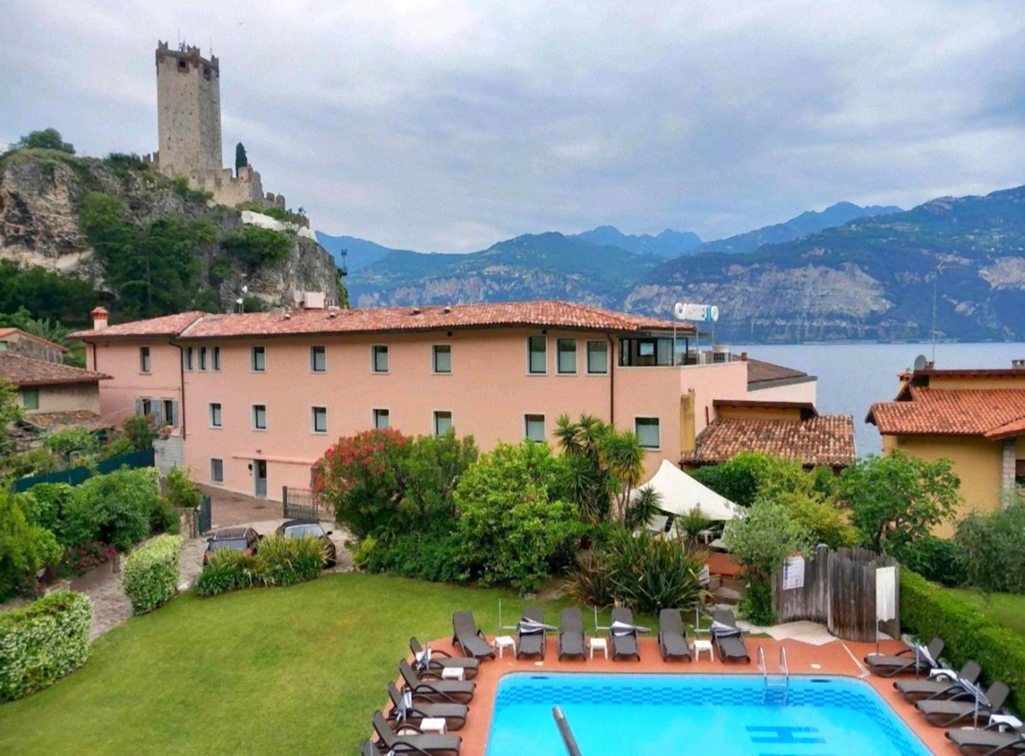 Hotel Luna Rossa (Adults Only) Malcesine Bagian luar foto