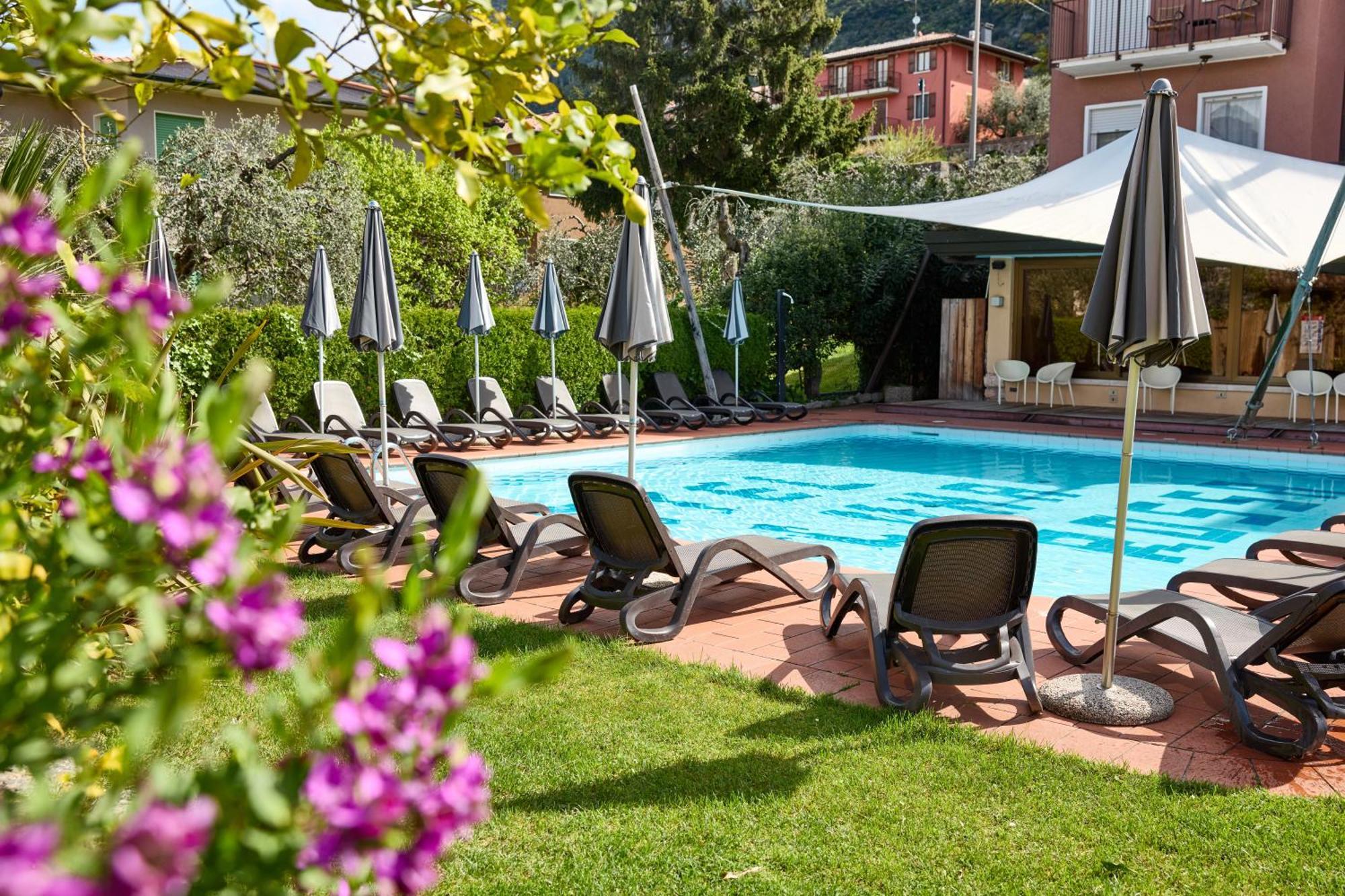 Hotel Luna Rossa (Adults Only) Malcesine Bagian luar foto