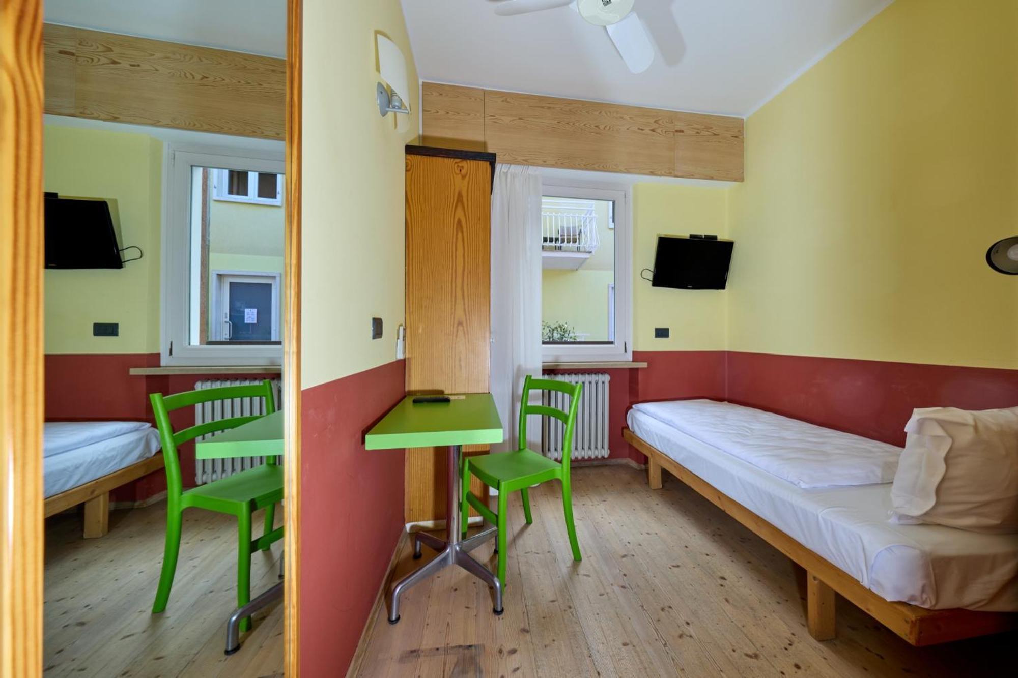 Hotel Luna Rossa (Adults Only) Malcesine Bagian luar foto